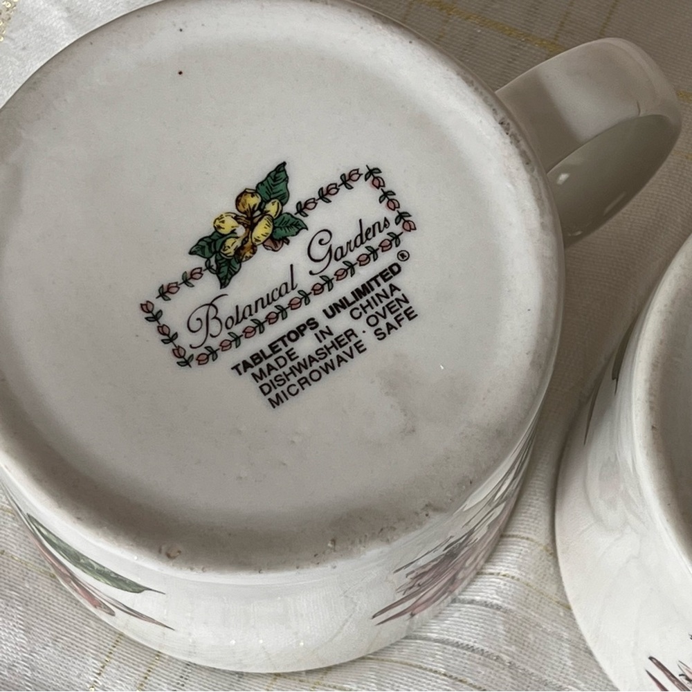 Tabletop unlimited Botanical Gardens Magnolia Floral Ceramic Mugs Set - Picture 6 of 7